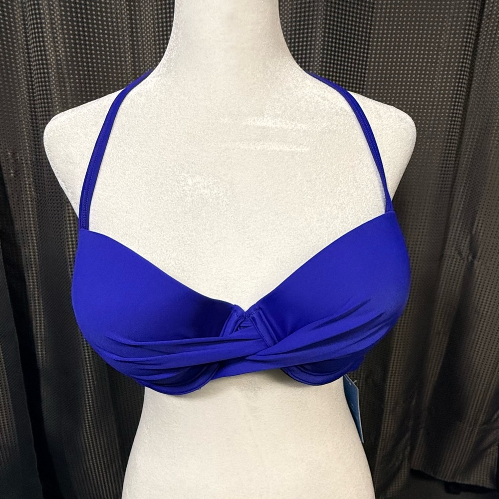Cupshe Royal Blue Twist Front Bikini Top